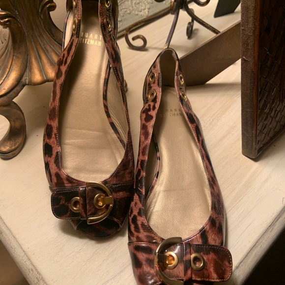 Stuart Weitzman Open Toe Buckle Patent Animal Print Flat. Chatup Good Condition - Picture 5 of 7